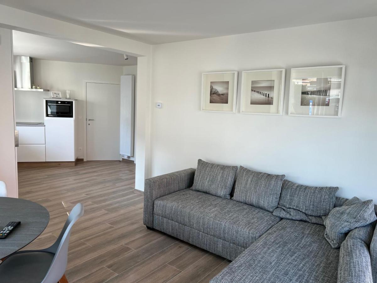 App 1 Apartment *